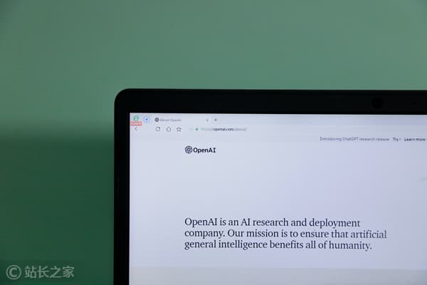 奧特曼宣佈 AI 邁入階段：普及、安全與易用的智能