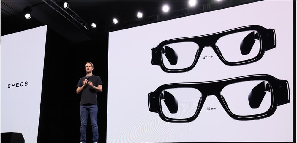 Snap发布全新AR智能眼镜SPECS，加速空间计算布局