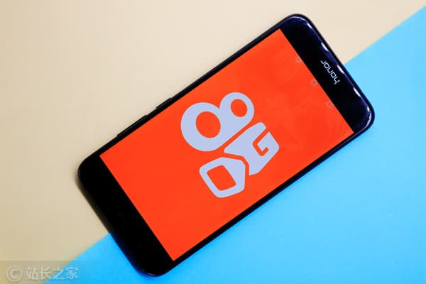 AI日報:快手App上線AI購物助手;Kimi Work開啓內測;微信互聯多廠商推A2A助手
