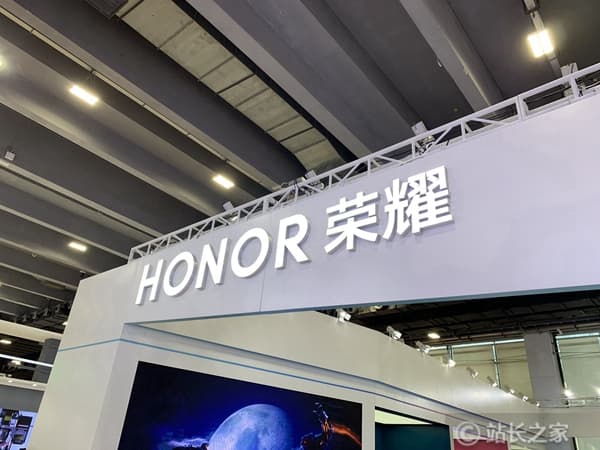 榮耀與阿里在AI領域展開合作 千問、萬相等已接入YOYO智能體