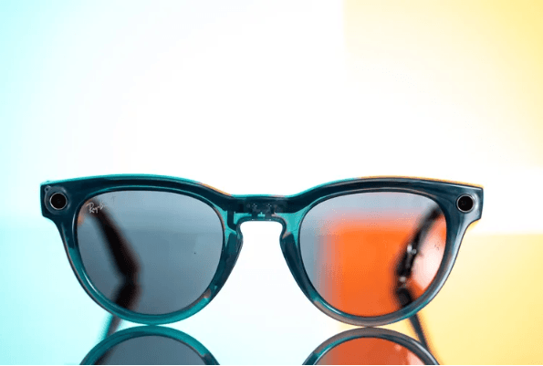 Meta and Ray-Ban Collaborate to Launch Smart Glasses, Unexpectedly Becomes a Dark Horse in AI Hardware
