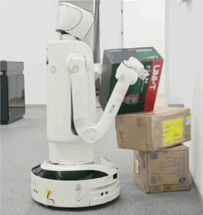 The Chinese Family Robot F1 Has Arrived: It Will Push You to Work, Along with Your Bed. The Price Will Be Less Than 20,000 Yuan at the Beginning of Next Year