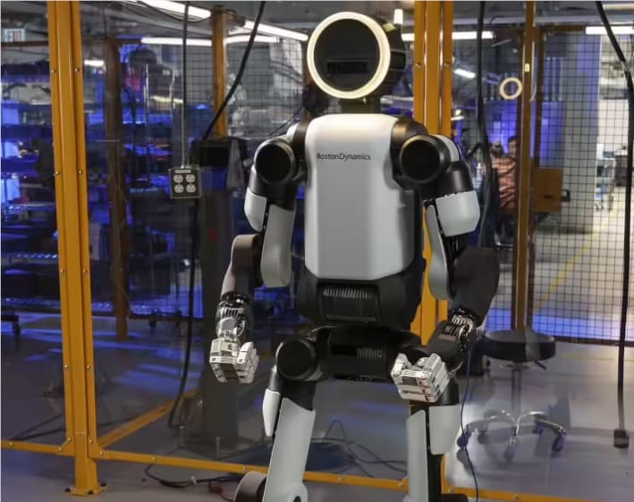 波士顿动力 Atlas 开启量产元年:CES 2026 见证人形机器人入驻工厂